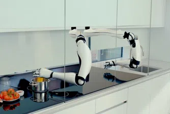 Този робот живее в къщата ви и готви като Master Chef