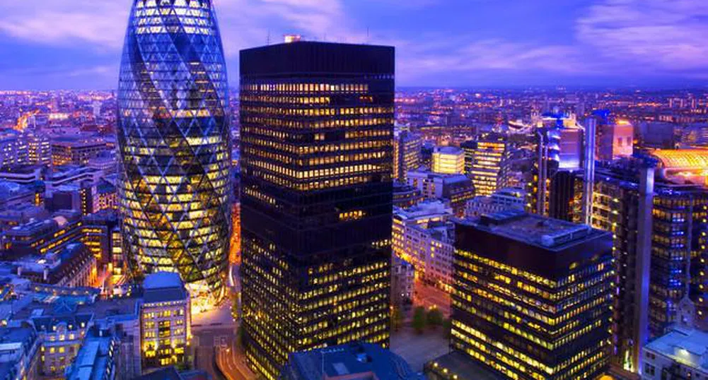 Възобновяват строежа на небостъргачи в лондонското Сити