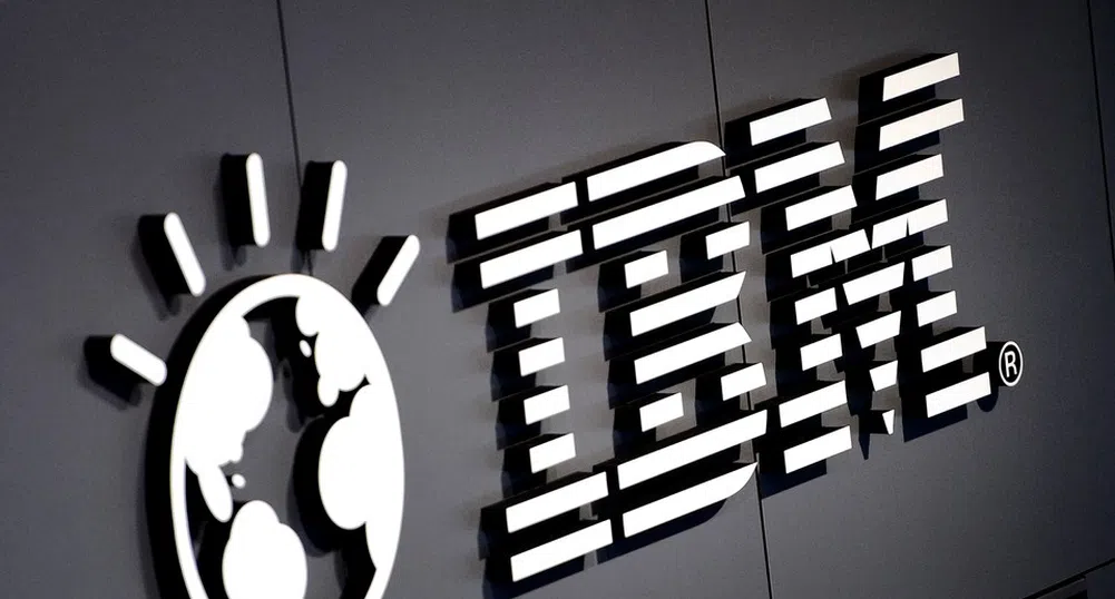 Продажбите на IBM падат в 15-о поредно тримесечие