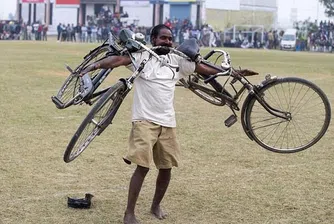 Проведоха се селските олимпийски игри в Индия (снимки)