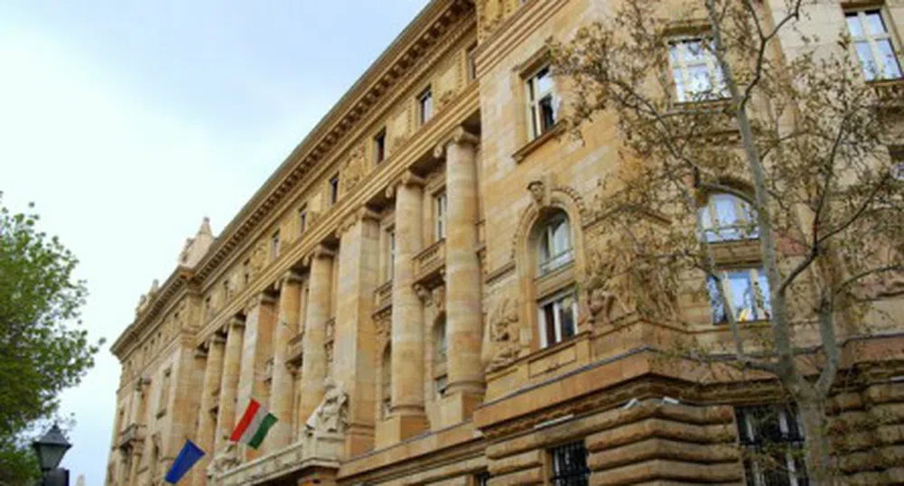 В Унгария приеха противоречиви мерки за контрол над Централната банка