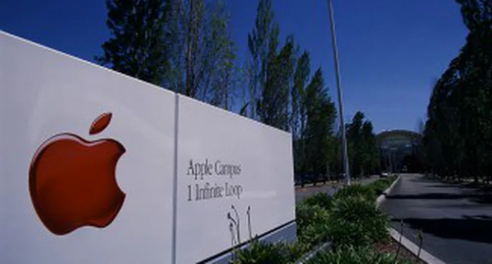 Apple забавя продажбата на безжичните слушалки AirPods