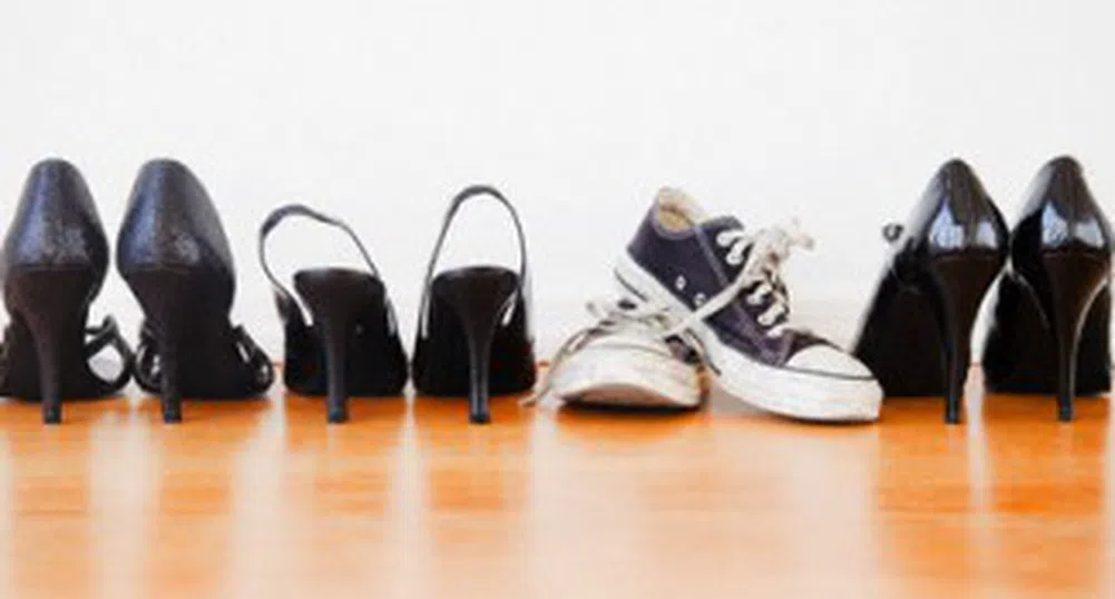 Британките харчат 2.5 млрд. паунда за неудобни обувки