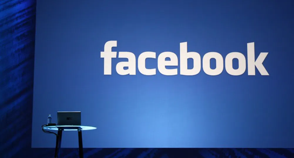 Жена обикаля света, за да се срещне с 335 свои приятели от Facebook
