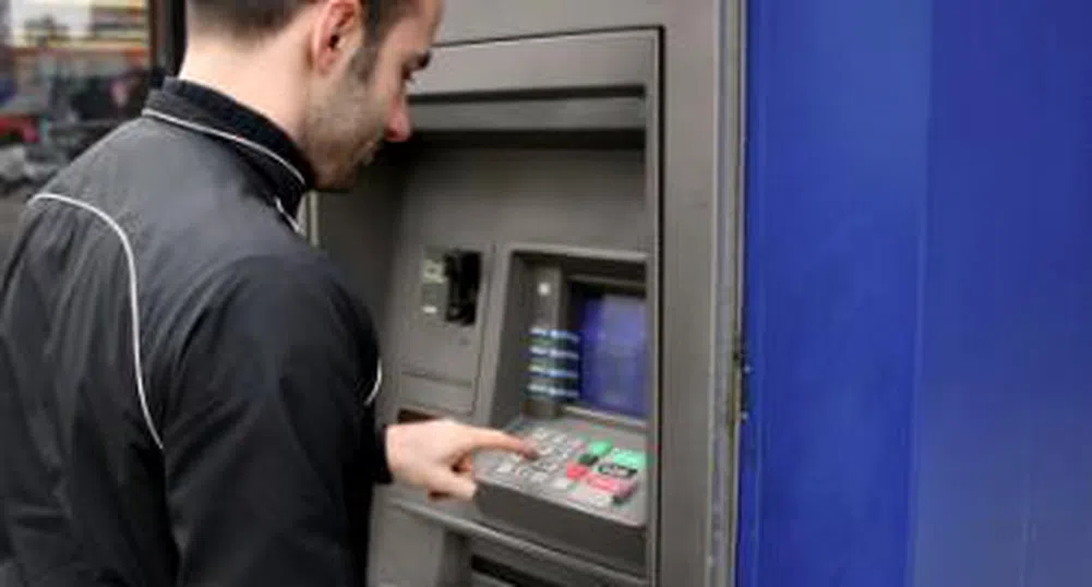 А вие, внасяте ли пари през банкомат?