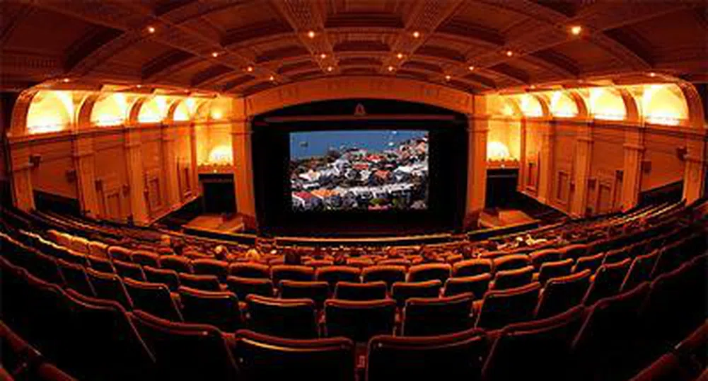 Българите ходят все по-често на кино и театър