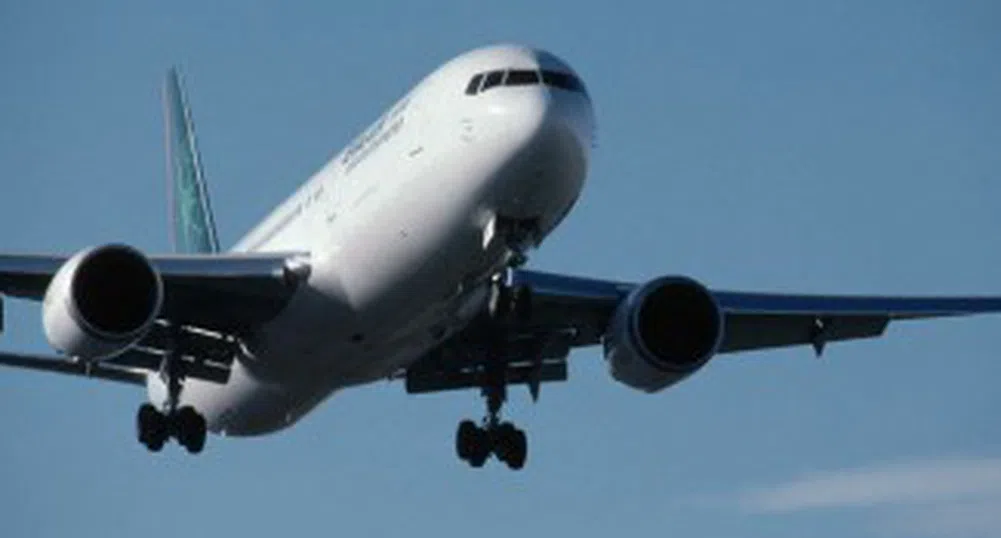 Летище Хийтроу затворено заради инцидент със самолет