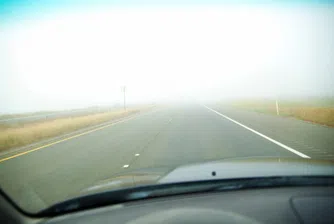 9 съвета към шофьорите как да карат в мъгла