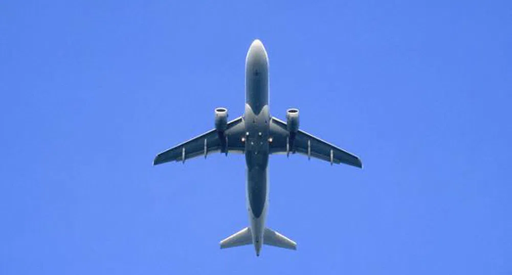 ЕС подгони самолетните компании за климатичното затопляне