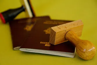 Какво означава цветът на паспорта?