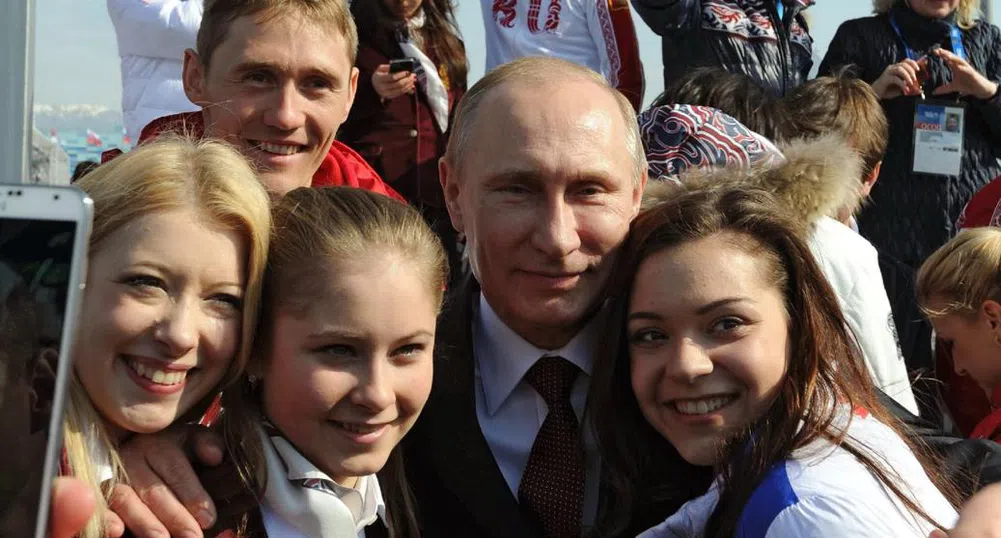 Путин раздаде Mercedes-и и премии на руските медалисти