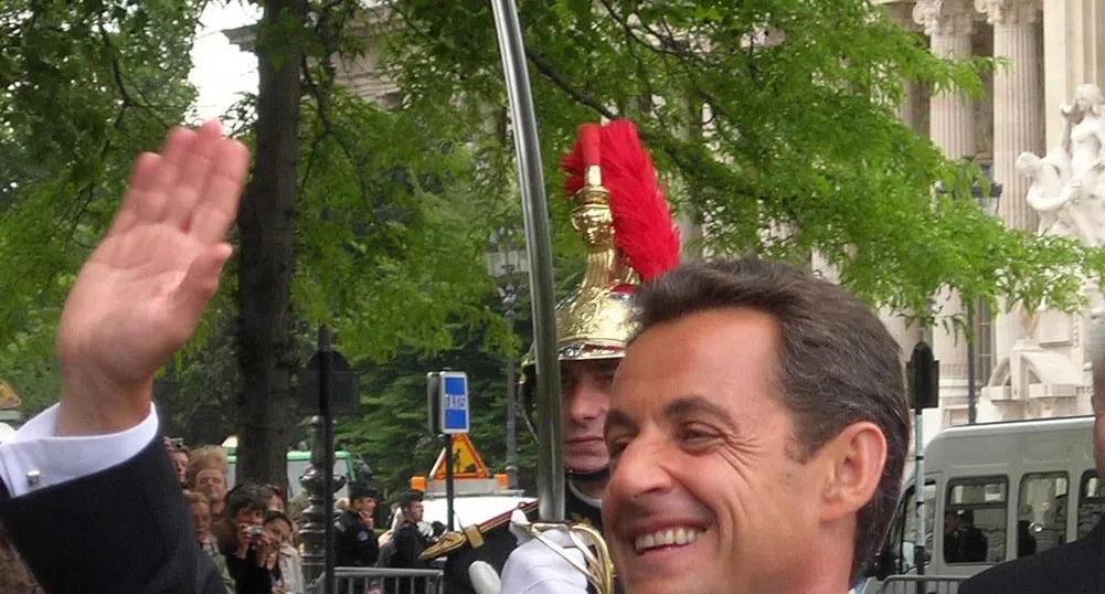 Саркози пропусна да плати сметката си в бар
