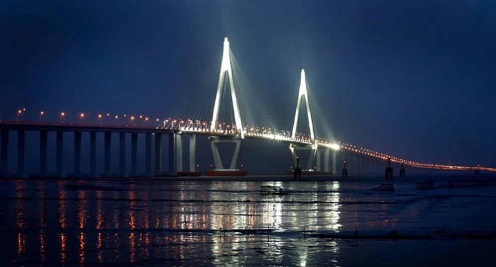 Hangzhou Bay Bridge – мостът с най-широките платна