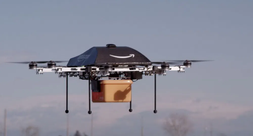 Amazon осъществи първа доставка с дрон