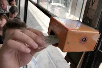Хартиеното билетче за автобус в София изчезва