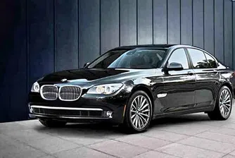 Откраднаха BMW за 100 000 долара от автосалона в Детройт