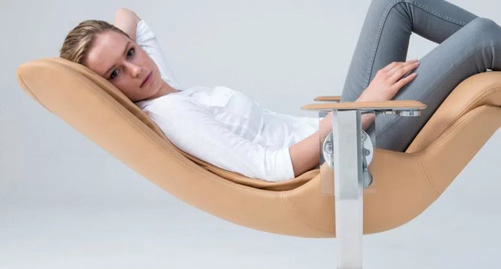 Стол за 26 000 долара, който се управлява с жестове