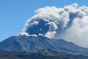 Вулкан изригна пепел на 4.5 км