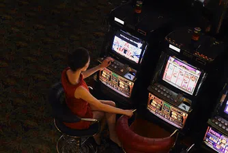 Играещите хазарт са изгубили 440 млрд. долара през 2013 г.