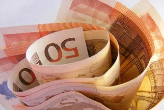 Ниската инфлация запази надеждите за евро на Латвия