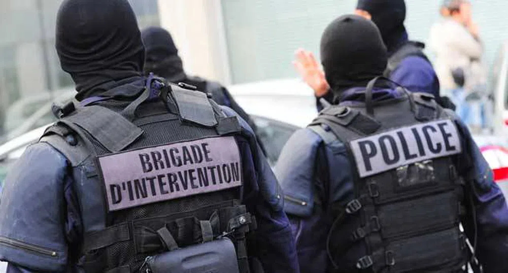 Убиха 2 джихадисти в Париж, други 7 са задържани