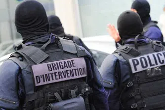 Убиха 2 джихадисти в Париж, други 7 са задържани