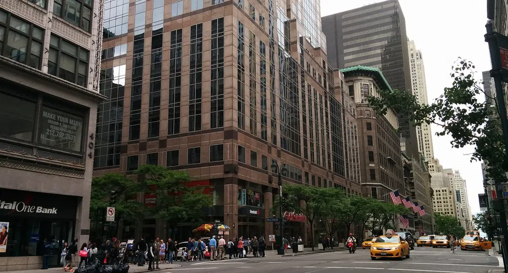 Луксозните магазини бягат от Пето авеню в Ню Йорк