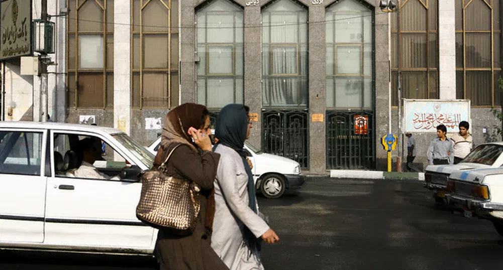 ЕС се подготвя да отреже иранските банки
