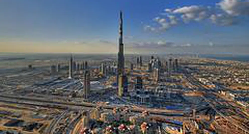 Бурж Дубай придоби окончателния си външен вид