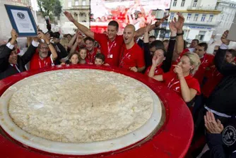 Хървати поставиха рекорд за най-голямо капучино (видео)