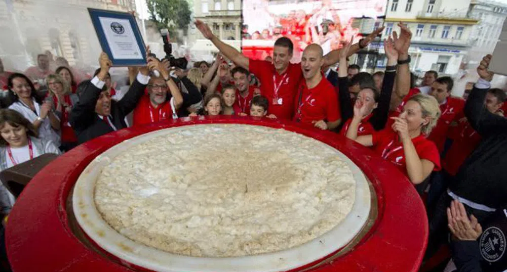 Хървати поставиха рекорд за най-голямо капучино (видео)