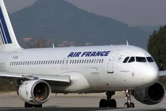 Пътник открадна одеяла за 13 000 долара от Air France