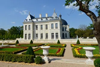 Този френски замък за 301 млн. долара е най-скъпият имот в света