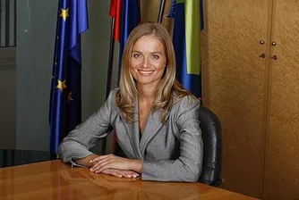 Секс скандал с външната министърка на Словения