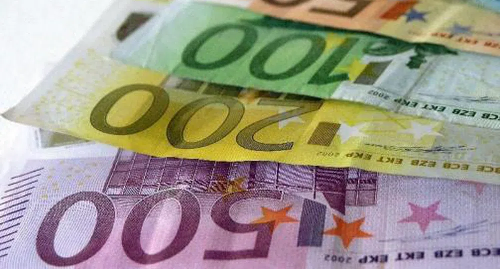 Еврото приключи седмицата с повишение
