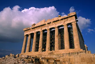 Гърция е изправена пред нова икономическа криза