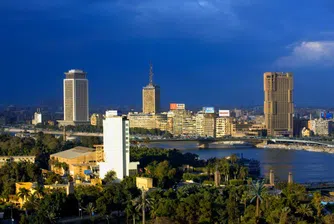 Силна експлозия в Кайро пред италианското консулство
