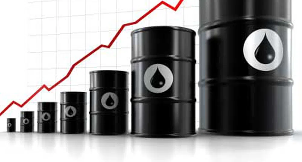 Петролът най-скъп от май миналата година