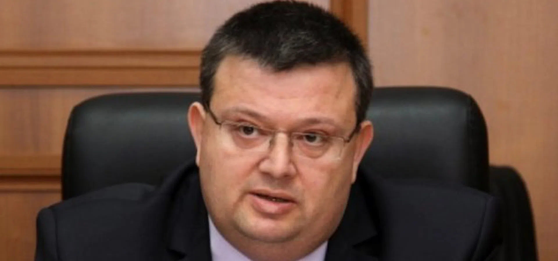 Николай Кокинов си подава оставката и като магистрат | Profit.bg