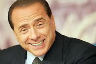 Берлускони каза на опоненти, че рядко се къпят
