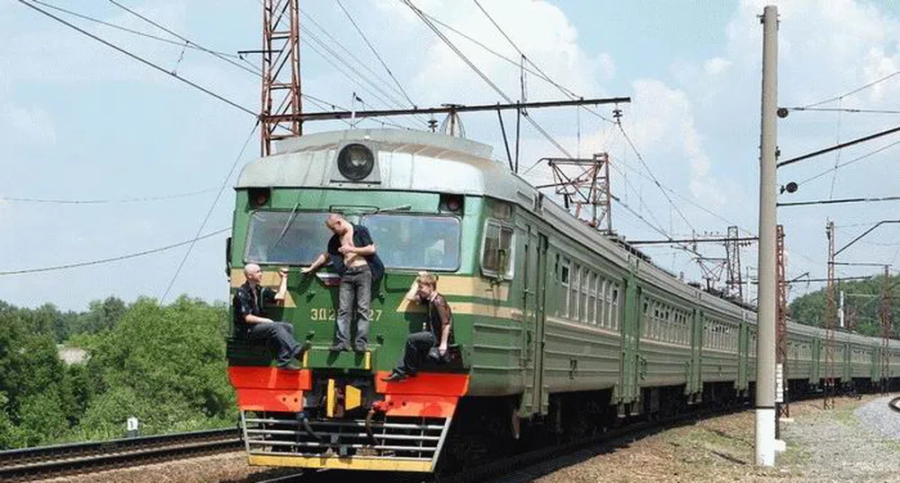 Дерайлира бързият влак от Пловдив за Варна