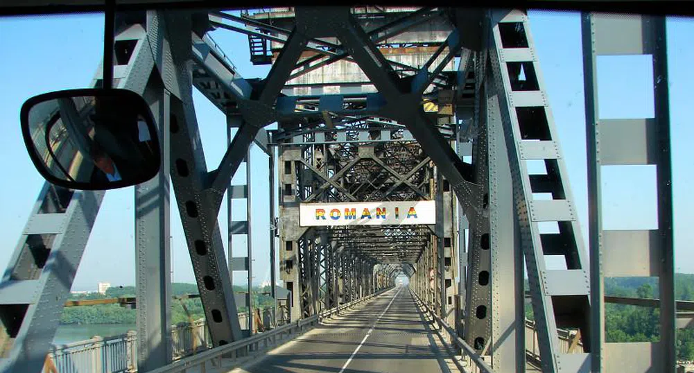 Изгражда се надземната част на Дунав мост 2