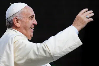 Папата с пореден урок по скромност