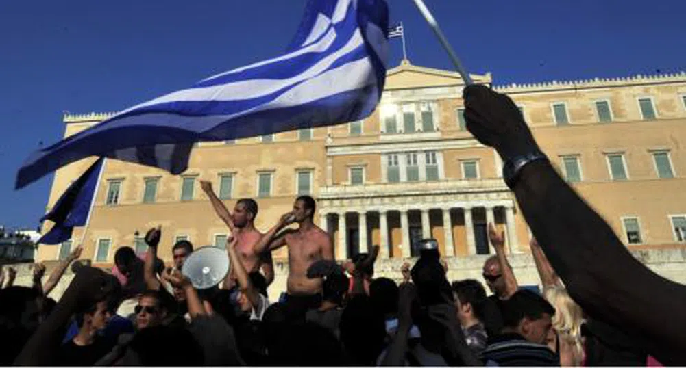 Гърция има 8 месеца да възстанови икономиката си