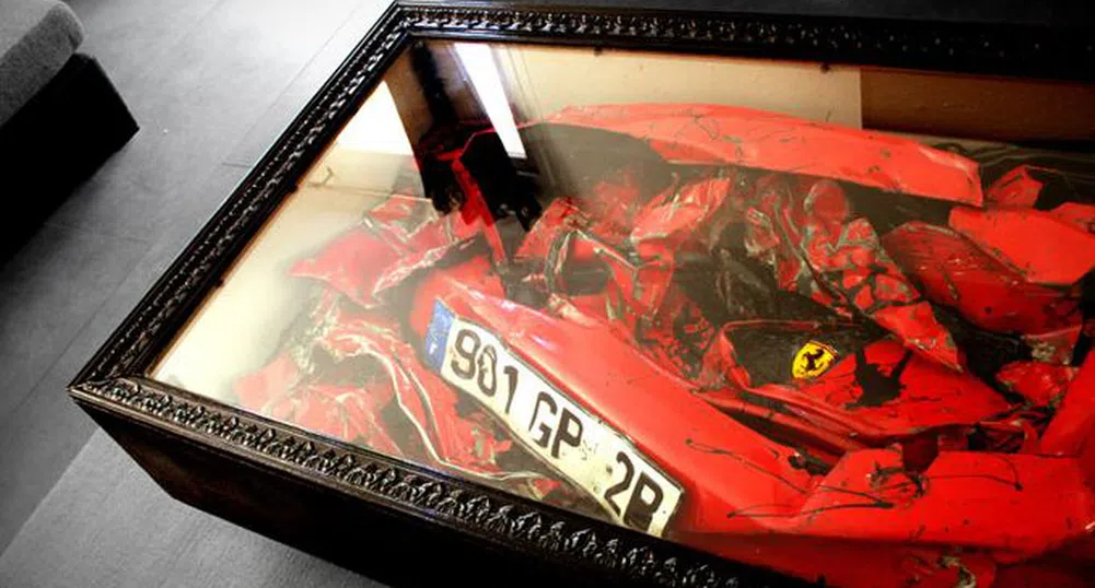 Блъснато Ferrari стана маса за кафе