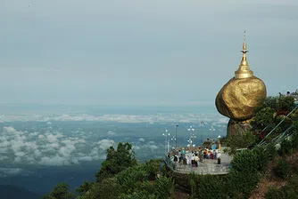 Златната скала в Мианмар