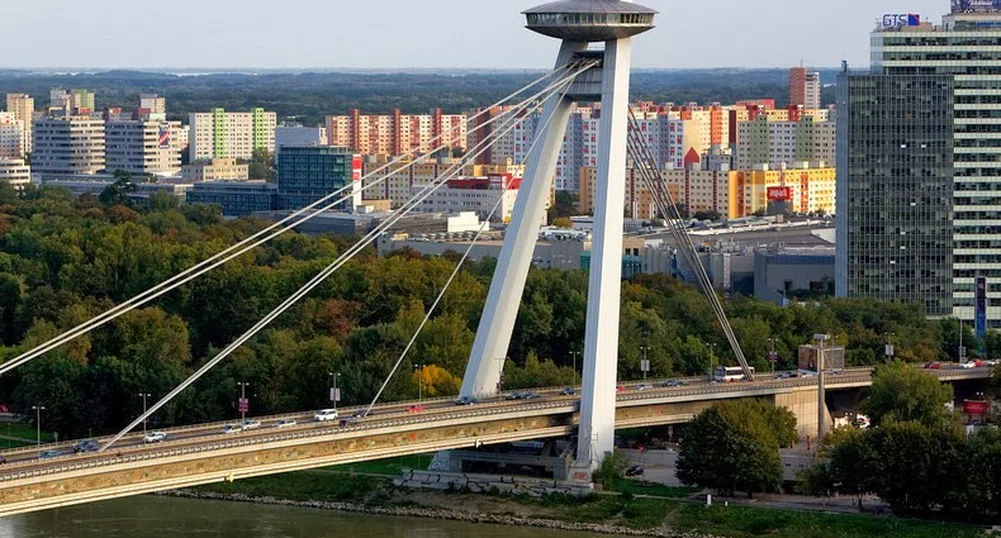 Извънземният мост на Братислава