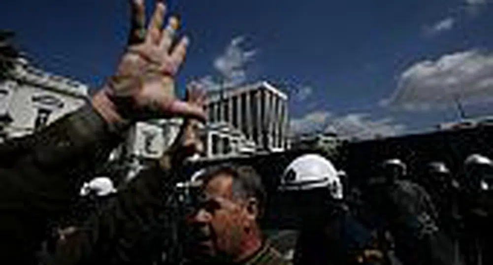 Гръцките шофьори продължават многодневната си стачка
