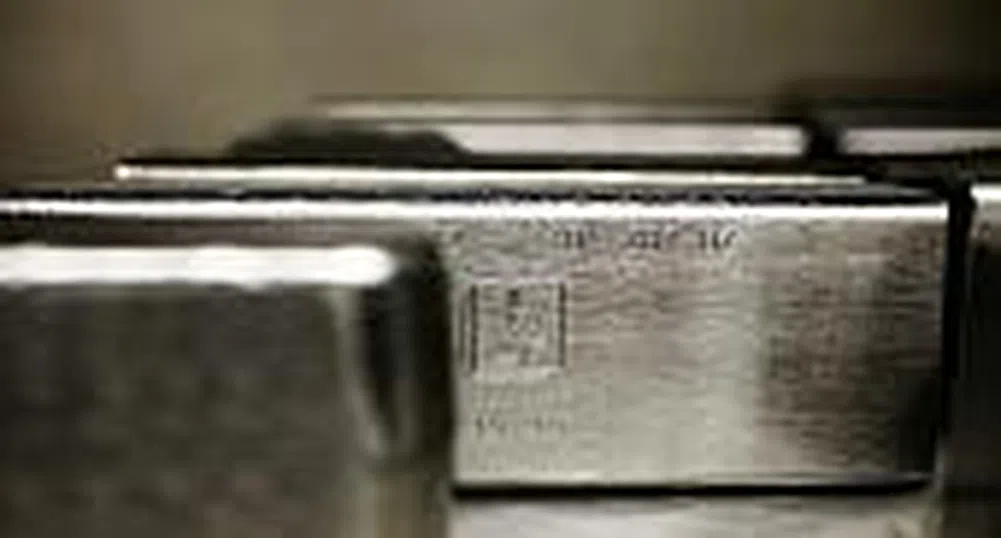 Кой метал ще достигне първи цена от 2 000 долара – платината или златото?