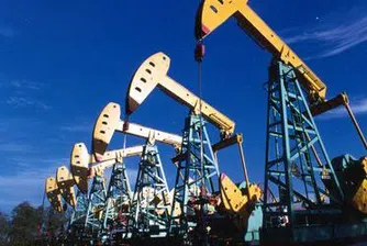 Петролните компании евакуират персонала си в Мексиканския залив